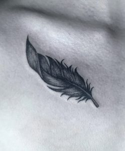 　Feather Tattoo